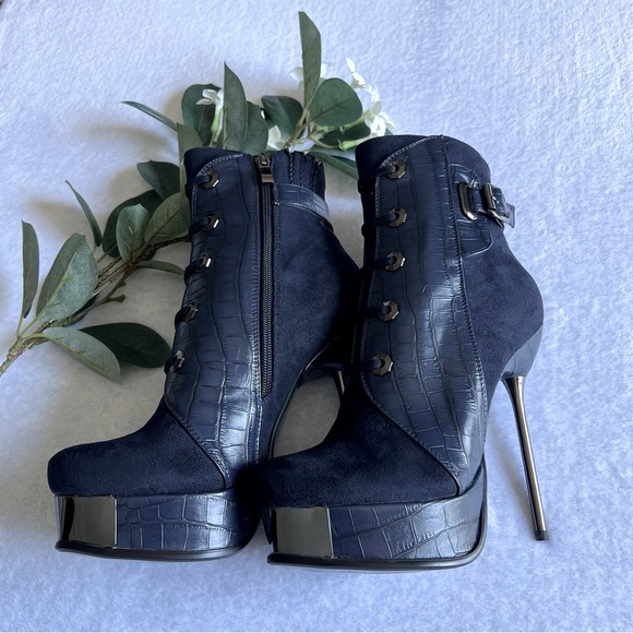 Women’s Sz 9 Navy Blue Platform Super High Heels Ankle Boots - Picture 3 of 10